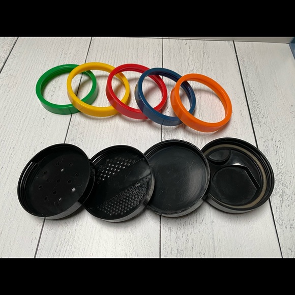 Used Magic Bullet Lot of 10 Replacement Covers,Straining Covers & Colored Rings - Picture 3 of 5